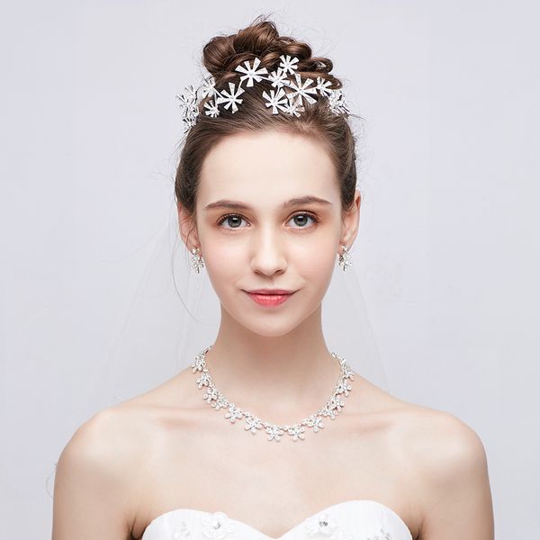 2019 new fashion bridal headdress korean white alloy hair accessories wedding accessories wedding jewelry three-piece suit, Golden;white
2019 new fashion bridal headdress korean white alloy hair accessories wedding accessories wedding jewelry three-piece suit, Golden;white
