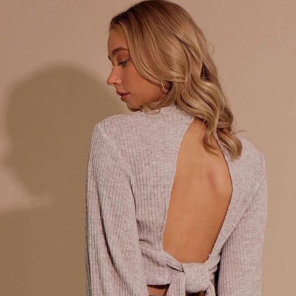 autumn and winter fashion long sleeve turtleneck cutout solid color backless loose ladies sweater, White;black
autumn and winter fashion long sleeve turtleneck cutout solid color backless loose ladies sweater, White;black