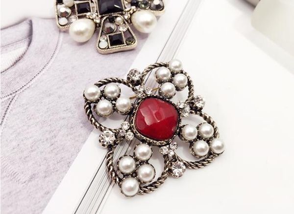 fashion- new shelves retro fashion atmosphere literary korean pearl with diamond letters brooch pin buckle big clothes accessories, Gray
fashion- new shelves retro fashion atmosphere literary korean pearl with diamond letters brooch pin buckle big clothes accessories, Gray