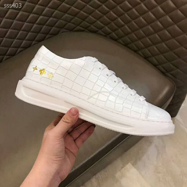 fashion luxury designer men shoes flat simple triple shoes sneakers men casual red bottom sport shoes black white casual shoe 39-44
fashion luxury designer men shoes flat simple triple shoes sneakers men casual red bottom sport shoes black white casual shoe 39-44
