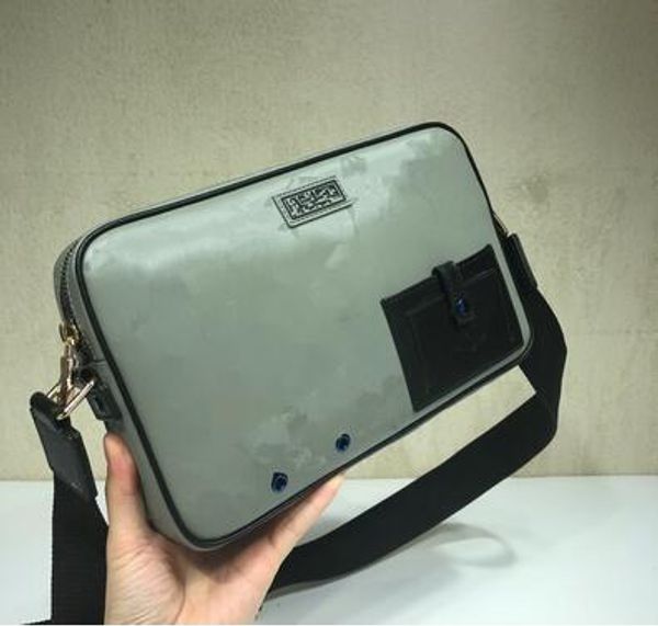 2019 designers men handbags mens shoulder bags women real leather chain crossbody bag handbags famous circle purse luxury handbags c04