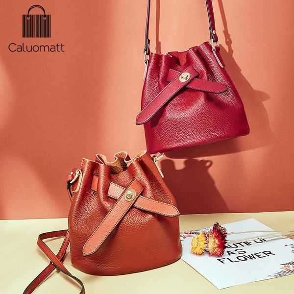 caluomawomen натуральная кожаная сумка женские бродяги плечо crossbody сумки высокое качество кожаный мешок ведро мешок основной люкс 2020
caluomawomen натуральная кожаная сумка женские бродяги плечо crossbody сумки высокое качество кожаный мешок ведро мешок основной люкс 2020