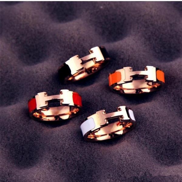 Роскошный дизайнер Кольцо из нержавеющей стали H штемпеля Кольцо Черного и белое
Роскошный дизайнер Кольцо из нержавеющей стали H штемпеля Кольцо Черного и белое