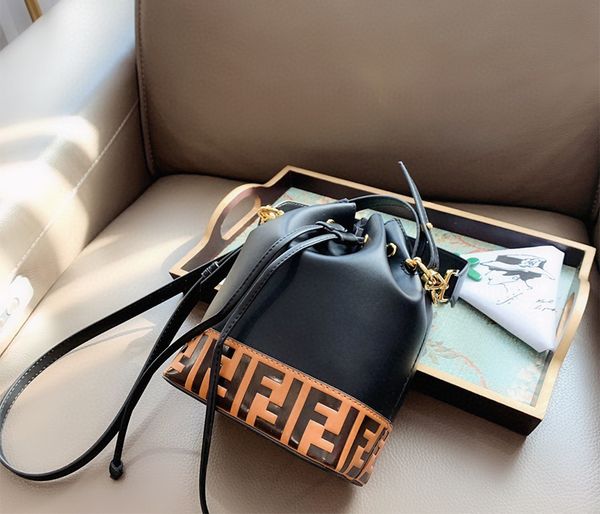 mini bucket bag designer shopping bag tote bag luxury handbag brand women bags designer handbags with box, White
mini bucket bag designer shopping bag tote bag luxury handbag brand women bags designer handbags with box, White