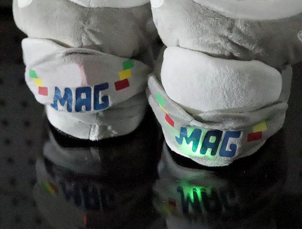 новый 2020 air mag back to future sneaker luxury крытый designer слайды light up q мужские тапочки моды женские сандалии 35-44
новый 2020 air mag back to future sneaker luxury крытый designer слайды light up q мужские тапочки моды женские сандалии 35-44