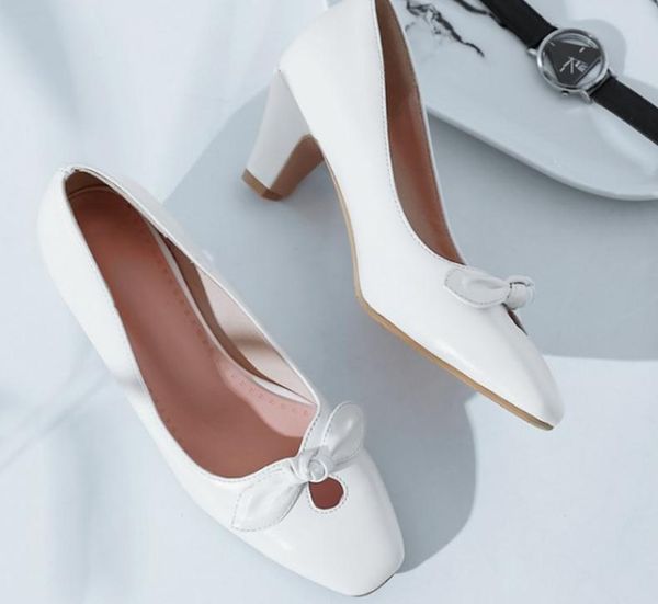 2019 bowknot women's shoes in spring and autumn with new style high heel coarse heel square head @28, Black
2019 bowknot women's shoes in spring and autumn with new style high heel coarse heel square head @28, Black