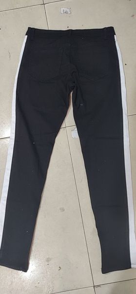 fashion-represen designer jeans black white striped knee holes ripped zipper pencil biker jeans hiphop street pantalones, Blue
fashion-represen designer jeans black white striped knee holes ripped zipper pencil biker jeans hiphop street pantalones, Blue