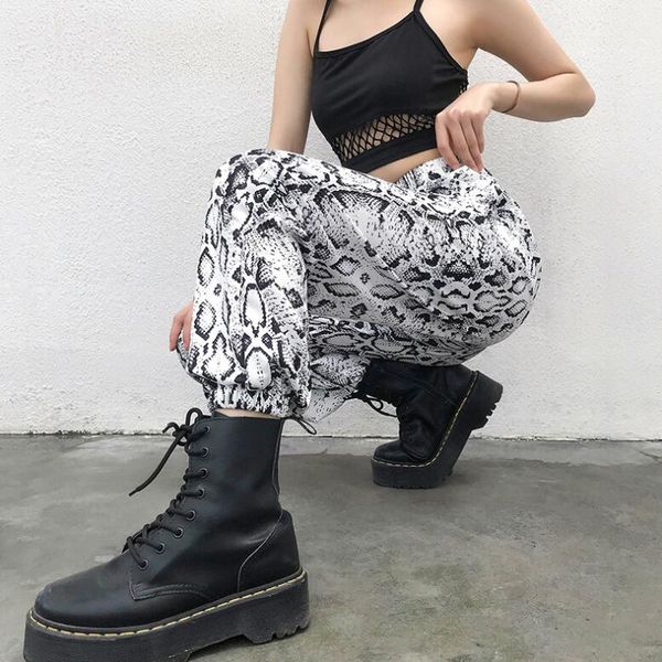 women's new retro snake printed high-rise loose straight leg pants, Black;white
women's new retro snake printed high-rise loose straight leg pants, Black;white