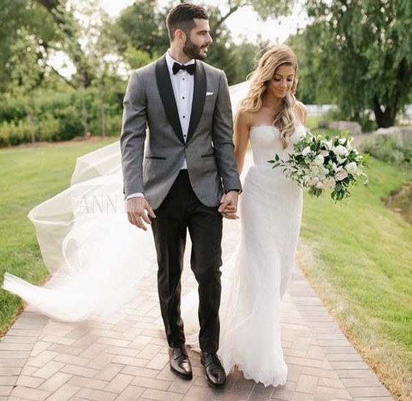 new wedding suits 2020 for men custom slim groom tuxedo set formal evening party dresses male jacket pants 2 pieces set men suit, White;black
new wedding suits 2020 for men custom slim groom tuxedo set formal evening party dresses male jacket pants 2 pieces set men suit, White;black