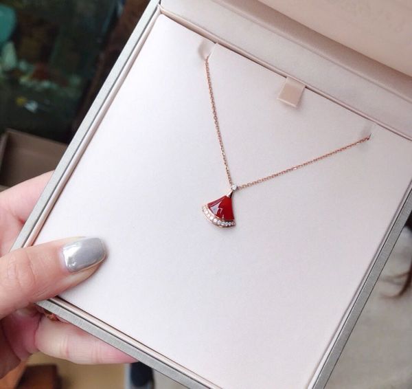 brand luxury jewelry s925 sterling silver necklace designer fashion diamond-set ruby necklace diamond sublimation distinguished wedding jewe
brand luxury jewelry s925 sterling silver necklace designer fashion diamond-set ruby necklace diamond sublimation distinguished wedding jewe