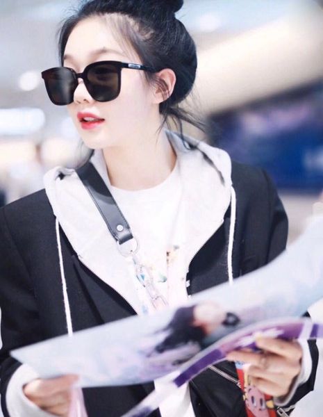 5 colors rectangle sunglasses fashion designer for men women classic sunglass lens with original case box sale, White;black
5 colors rectangle sunglasses fashion designer for men women classic sunglass lens with original case box sale, White;black