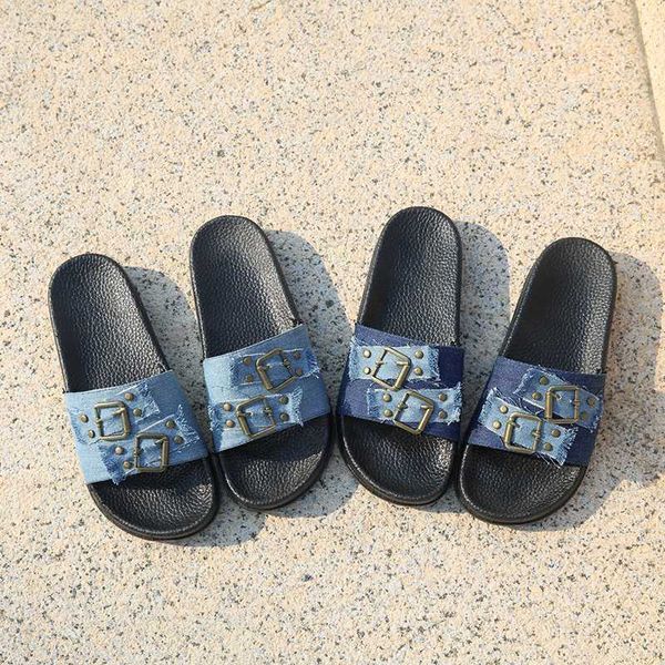 new women denim slippers fashion retro flat flip flop casual beach double buckles slippers summer wear light with women's shoes
new women denim slippers fashion retro flat flip flop casual beach double buckles slippers summer wear light with women's shoes