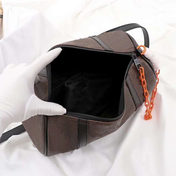 with the latest colored hardware suitable for various places handbags are classic, gorgeous and elegant, Black
with the latest colored hardware suitable for various places handbags are classic, gorgeous and elegant, Black