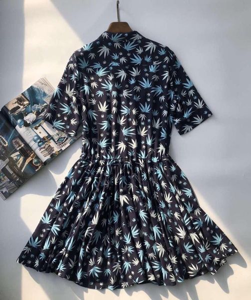party dresses 2021 women's knee-length dress blue print half sleeve ladies lace-up short large hem summer double pockets, White;black
party dresses 2021 women's knee-length dress blue print half sleeve ladies lace-up short large hem summer double pockets, White;black