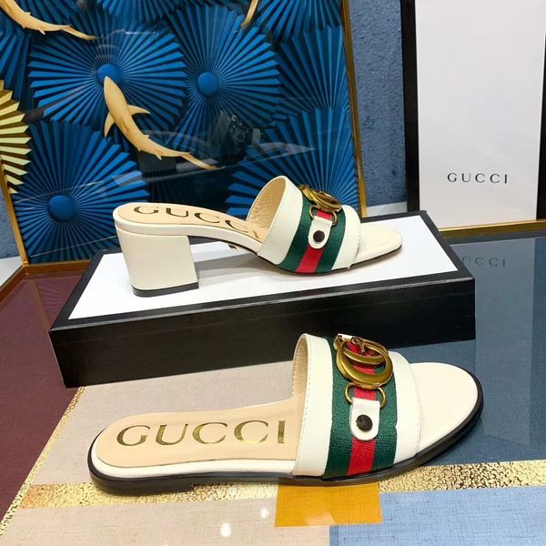 2020 new women andal lipper women with box luxury de igner flower printed beach flip flop lipper quality
2020 new women andal lipper women with box luxury de igner flower printed beach flip flop lipper quality