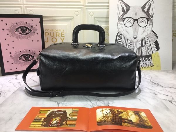 the new 2020 cowhide knapsack, with an extra handle on the side, can be used as a shopping bag for global delivery
the new 2020 cowhide knapsack, with an extra handle on the side, can be used as a shopping bag for global delivery