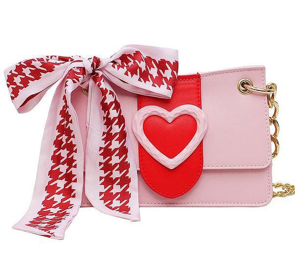 the est brand recommended ladies mini shoulder bag designer love lock buckle bow purse cute sweet scarf mobile phone bag ing
the est brand recommended ladies mini shoulder bag designer love lock buckle bow purse cute sweet scarf mobile phone bag ing