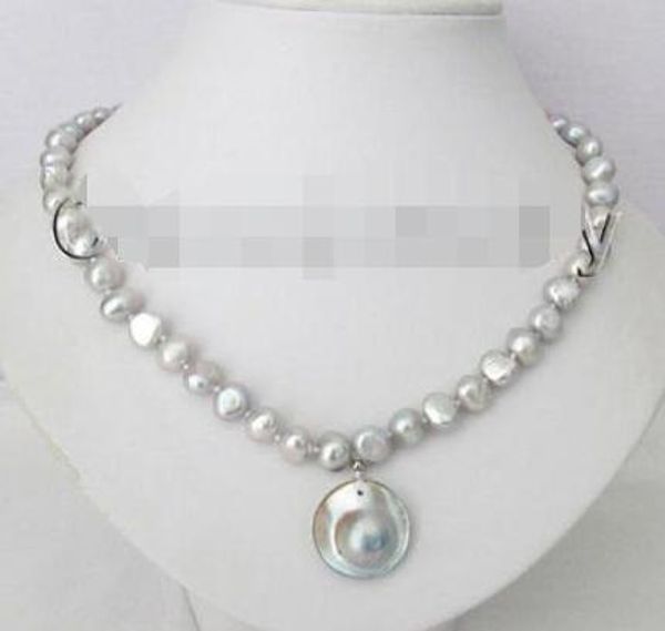 p8101 "-17" 8-9mm baroque gray freshwater pearl necklace + 22mm gray mabe pendant, Silver
p8101 "-17" 8-9mm baroque gray freshwater pearl necklace + 22mm gray mabe pendant, Silver