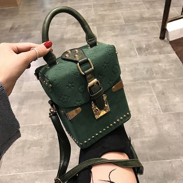 rivet handbags for women 2019 square women bag designer shoulder messenger bag box package square ladies hand purse
rivet handbags for women 2019 square women bag designer shoulder messenger bag box package square ladies hand purse