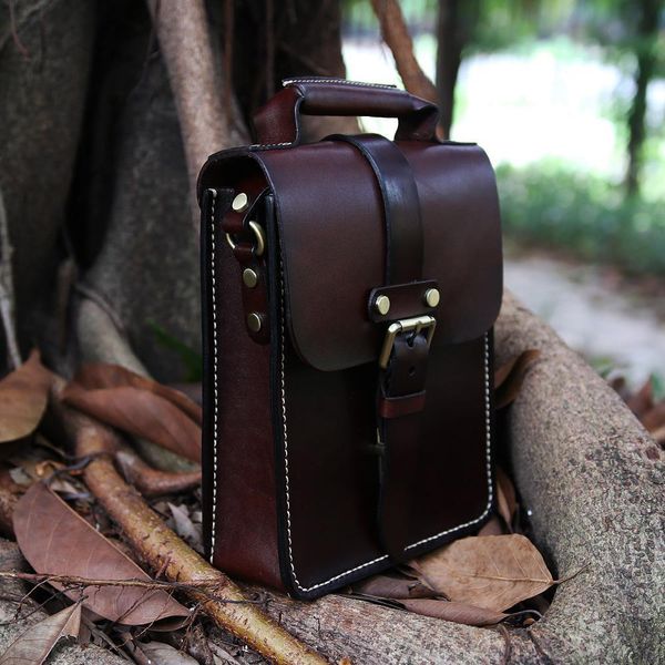 new 2020, men's designer luxury shoulder bag, leather material black dark brown men's shoulder bag
new 2020, men's designer luxury shoulder bag, leather material black dark brown men's shoulder bag