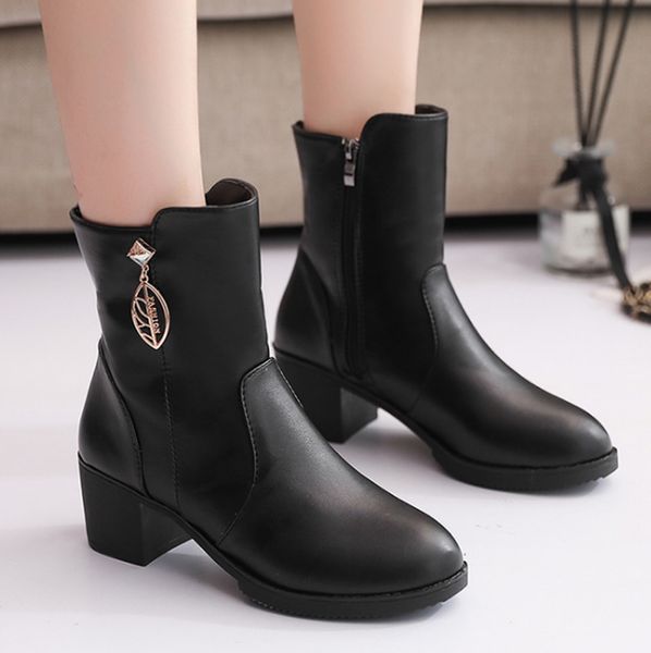 winter snow boots winter boots повышена pu увеличение женщин ботинок замша faux тонкие сапоги голеностопной
winter snow boots winter boots повышена pu увеличение женщин ботинок замша faux тонкие сапоги голеностопной