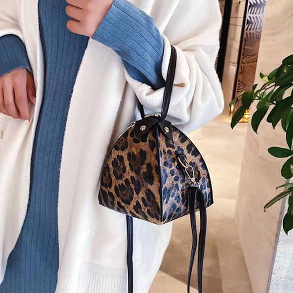 new leopard women's shoulder bag handbag pu leather female crossbody bags fashion messenger bag mini bolsa purse
new leopard women's shoulder bag handbag pu leather female crossbody bags fashion messenger bag mini bolsa purse