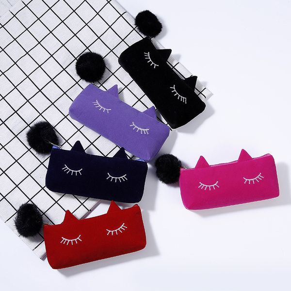 1 pcs portable cartoon cat zipper cosmetic bag soft velvet women girls makeup storage package bag toiletry storage pouch
1 pcs portable cartoon cat zipper cosmetic bag soft velvet women girls makeup storage package bag toiletry storage pouch