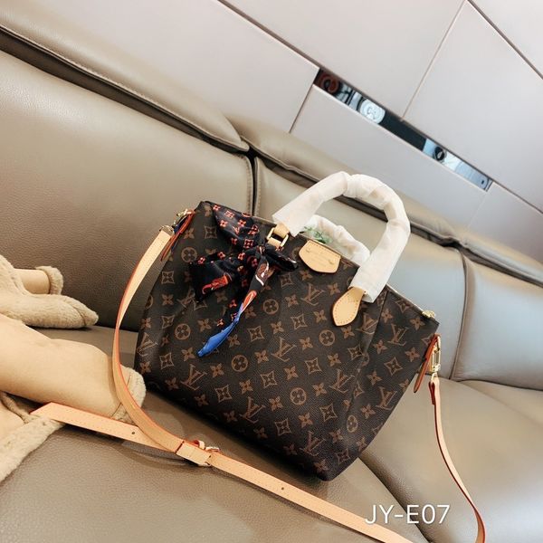 2020 new genuine leather ladies bag 02s1mf, Black
2020 new genuine leather ladies bag 02s1mf, Black