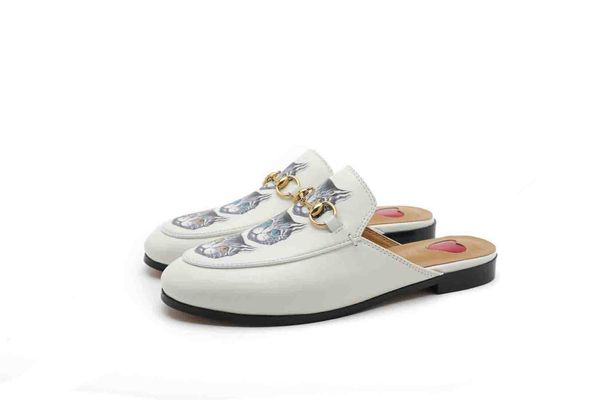 2019 fashion designer luxury women's shoes print three cat skin surface water dyed sheepskin lining casual women's half slippers c, Black
2019 fashion designer luxury women's shoes print three cat skin surface water dyed sheepskin lining casual women's half slippers c, Black