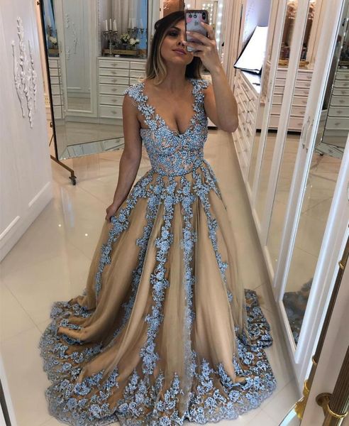 2020 prom dresses v-neck sleeveless a-line lace appliques floor length tulle gorgeous women paty dress stunning special, White;black
2020 prom dresses v-neck sleeveless a-line lace appliques floor length tulle gorgeous women paty dress stunning special, White;black