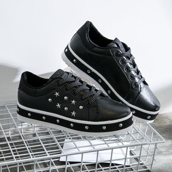 spring and summer new thick bottom small white shoes women's upper bright button women's shoes lace up bright button girth casual, Black
spring and summer new thick bottom small white shoes women's upper bright button women's shoes lace up bright button girth casual, Black
