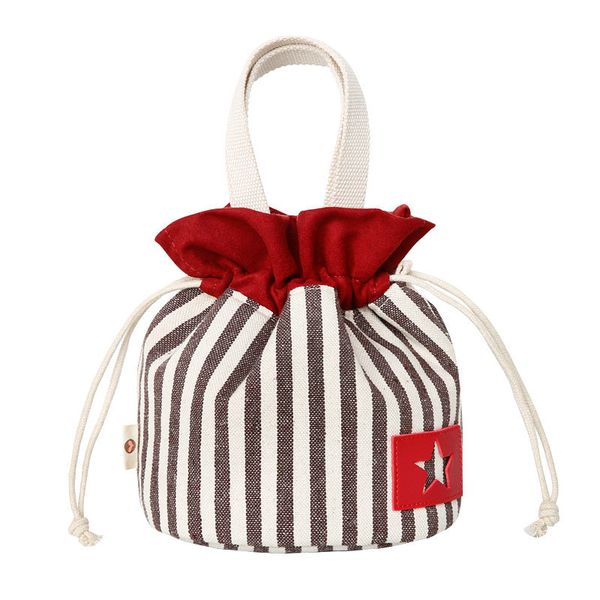 fresh daisy bundle mouth bento bag tri-color patch hand makeup bag simple and lovely casual hand carry
fresh daisy bundle mouth bento bag tri-color patch hand makeup bag simple and lovely casual hand carry
