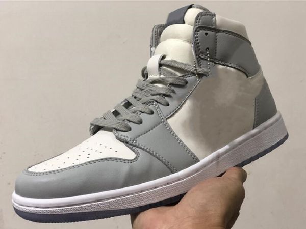 2020 mens high og collaboration designer 1s basketball shoes grey white black i fashion sport chaussures sneakers
2020 mens high og collaboration designer 1s basketball shoes grey white black i fashion sport chaussures sneakers
