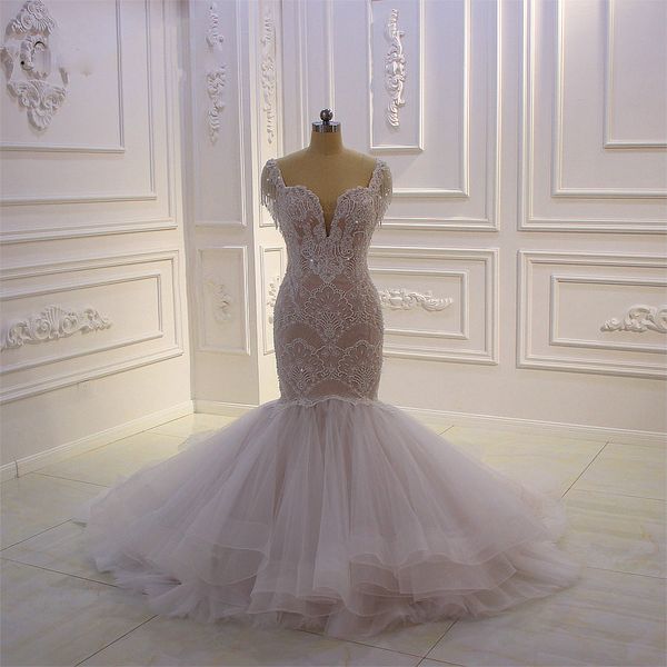 2020 plus size wedding dresses lace appliqued pluging neck beading high low mermaid wedding dress sweep train beach bridal gowns, White
2020 plus size wedding dresses lace appliqued pluging neck beading high low mermaid wedding dress sweep train beach bridal gowns, White