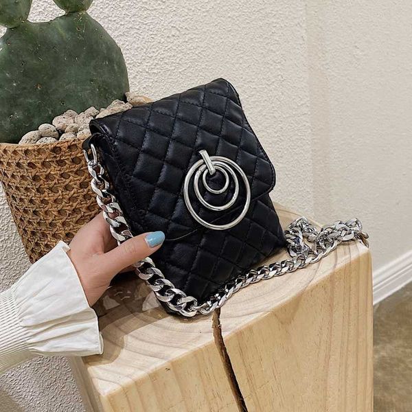 new original design fashion shoulder bag & elegant chain diamond square bag crossbody width 16cm height 20cm thickness 3cm
new original design fashion shoulder bag & elegant chain diamond square bag crossbody width 16cm height 20cm thickness 3cm