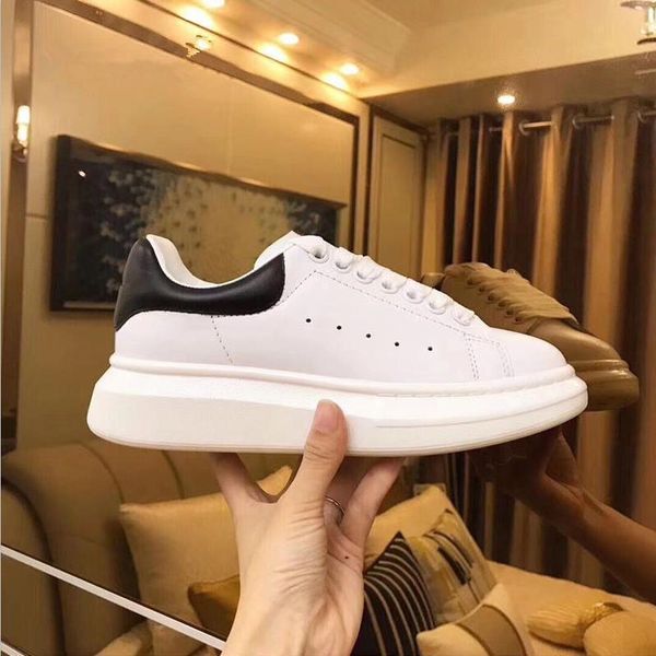2019 designer shoes for women men fashion leather sneakers 3m reflective black white velvet thick-soled flat height increasing casual shoe
2019 designer shoes for women men fashion leather sneakers 3m reflective black white velvet thick-soled flat height increasing casual shoe