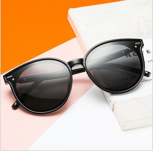 the same paragraph polarized sunglasses tr sunglasses street shooting trend retro sunglasses unisex, White;black
the same paragraph polarized sunglasses tr sunglasses street shooting trend retro sunglasses unisex, White;black