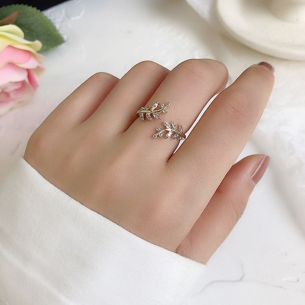 2020 new arrival women party classic geometric rings korean fashion ring women's leaf finger ring female jewelry, Golden;silver
2020 new arrival women party classic geometric rings korean fashion ring women's leaf finger ring female jewelry, Golden;silver