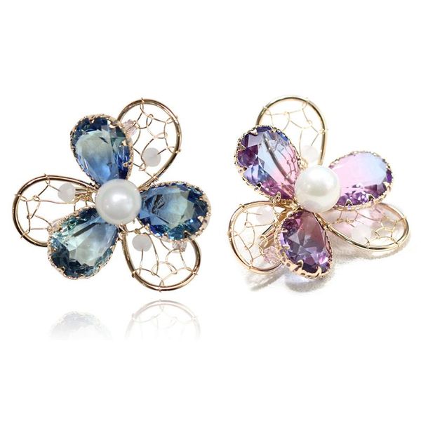 simulation crystal flower brooch classic wild shawl buckle sweater coat accessory, Gray
simulation crystal flower brooch classic wild shawl buckle sweater coat accessory, Gray