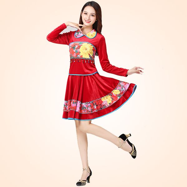 new square dance costume set autumn and winter new ladies gold velvet long-sleeved two-piece sports performance clothing, Black;red
new square dance costume set autumn and winter new ladies gold velvet long-sleeved two-piece sports performance clothing, Black;red