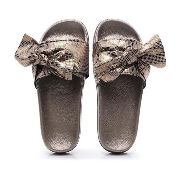 send 2019 new women's slippers female bow sequins fashion word drag pvc outdoor home sandals beach shoes women's, Black
send 2019 new women's slippers female bow sequins fashion word drag pvc outdoor home sandals beach shoes women's, Black