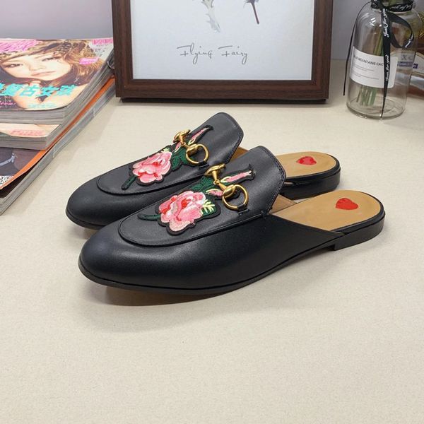 the latest classic ladies slippers fashion ladies ladies leather sandals woman 35-41 man 39-46, Black
the latest classic ladies slippers fashion ladies ladies leather sandals woman 35-41 man 39-46, Black