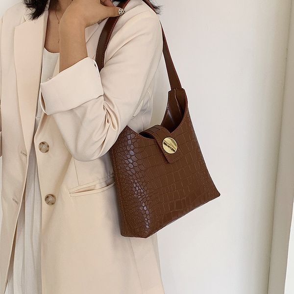 2020 new women's shoulder bag korean version ladies clutch bag fashion armpit ladies large capacity shoulder
2020 new women's shoulder bag korean version ladies clutch bag fashion armpit ladies large capacity shoulder