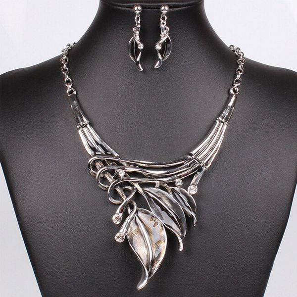 necklace pendant casual gifts fabala leaves crystal earrings charm long jewelry sets, Silver
necklace pendant casual gifts fabala leaves crystal earrings charm long jewelry sets, Silver