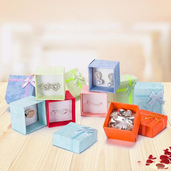 4*4*3.2cm cardboar jewelry gift boxes for rings stud earrings pendant packaging jewelry packing box in bulk 24pc/lot, Black;white
4*4*3.2cm cardboar jewelry gift boxes for rings stud earrings pendant packaging jewelry packing box in bulk 24pc/lot, Black;white