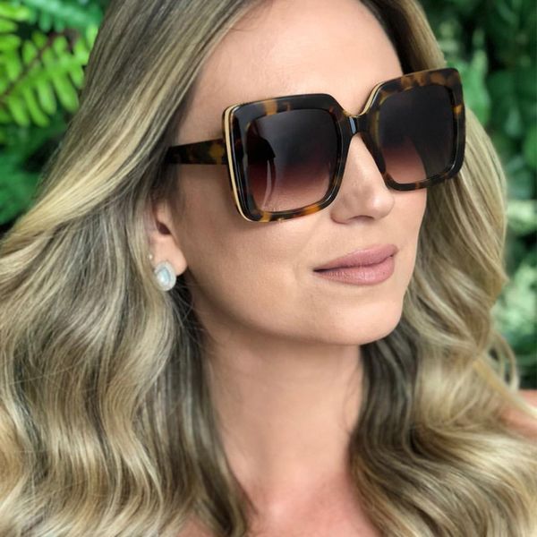luxury classic retro lady driving brand design large square sunglasses ladies acetate frame sunglasses 95151, White;black
luxury classic retro lady driving brand design large square sunglasses ladies acetate frame sunglasses 95151, White;black