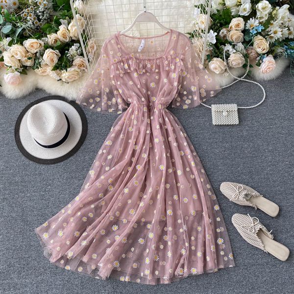 fairy chic gentle wind dress female 2020 new style sweet daisy printed mesh midi floral dress, Black;gray
fairy chic gentle wind dress female 2020 new style sweet daisy printed mesh midi floral dress, Black;gray