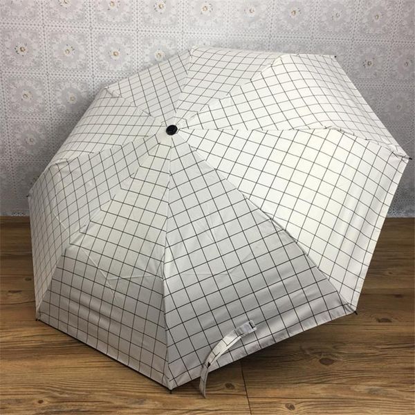 2020 fashion design women men claasic plaid folding umbrella fashionable boutique sunshade vinyl sunblock uv umbrella
2020 fashion design women men claasic plaid folding umbrella fashionable boutique sunshade vinyl sunblock uv umbrella