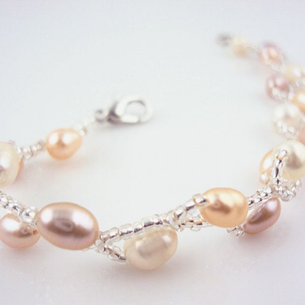 pure natural freshwater 8-shaped pearl bracelet strands, a beautiful gift for mother and lover, Black
pure natural freshwater 8-shaped pearl bracelet strands, a beautiful gift for mother and lover, Black