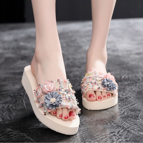 2020 new tide sandals and slippers female summer wear wild girl heart high-heeled beach shoes thick bottom flip flops, Black
2020 new tide sandals and slippers female summer wear wild girl heart high-heeled beach shoes thick bottom flip flops, Black